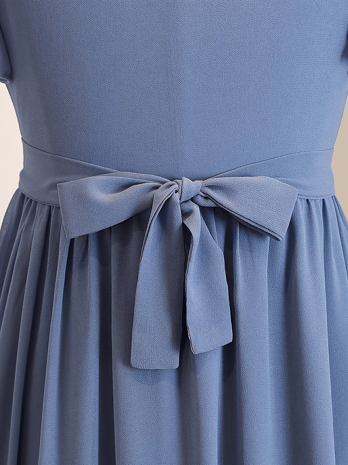 Girls' Summer Casual Dress, Short-Sleeved Puffy Skirt with a Large Hem, Waist-Cinching Bow Design, Elegant and Stylish Dress with Drapey Fabric, Princess-Style Dress Suitable for Girls Aged 8-12