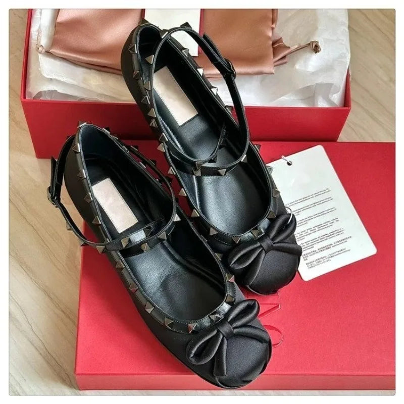 Women Flats Shoes Spring and Autumn Shallow Round Toe Loafers Comfortable Lightweight Casual Sneakers Designer Shoes for Women